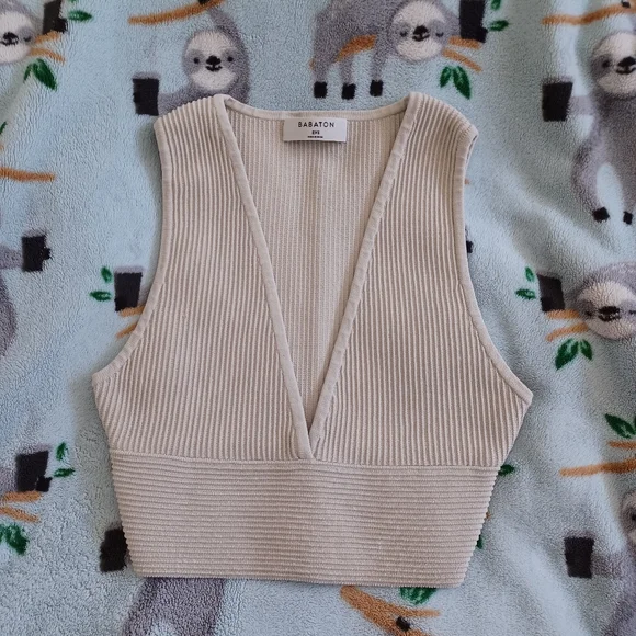 NWOT Aritzia Babaton Sculpt Knit Deep V Tank - Picture 6 of 12